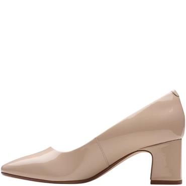CLARKS WOMENS LOW HEEL COURT SHOE - SAND PATENT